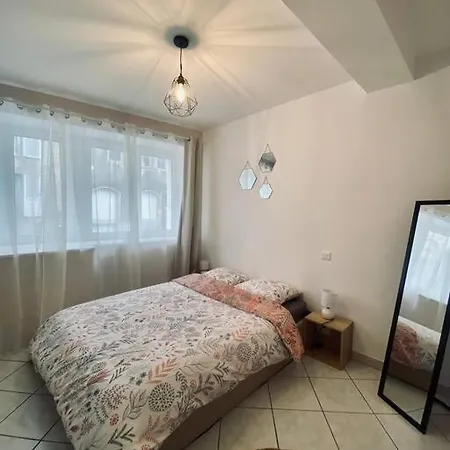 Au Centre-ville Avec Cour Appartamento Langres