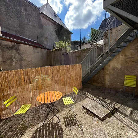 Apartment Au Centre-ville Avec Cour *